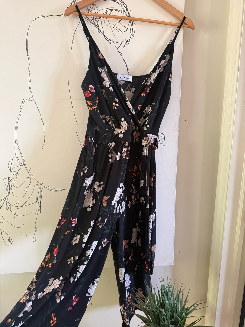 🖤🌹Gilli Black Floral Wrap-Front Jumpsuit🌹🖤